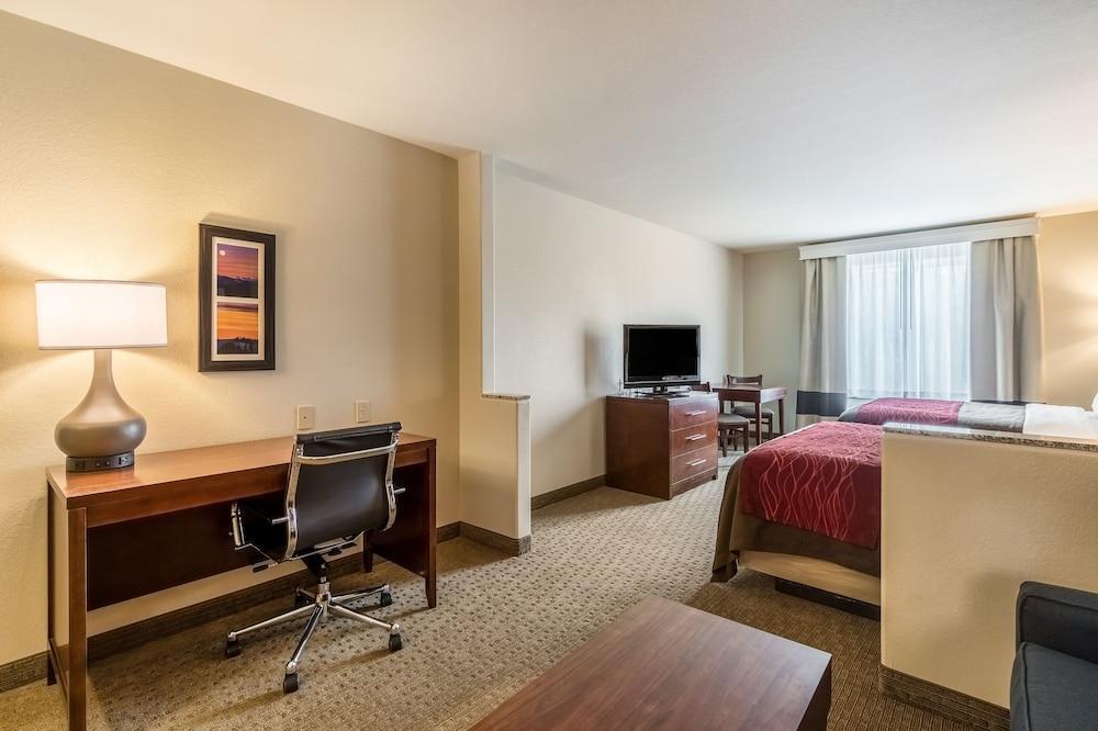 Comfort Inn & Suites Райфъл Екстериор снимка