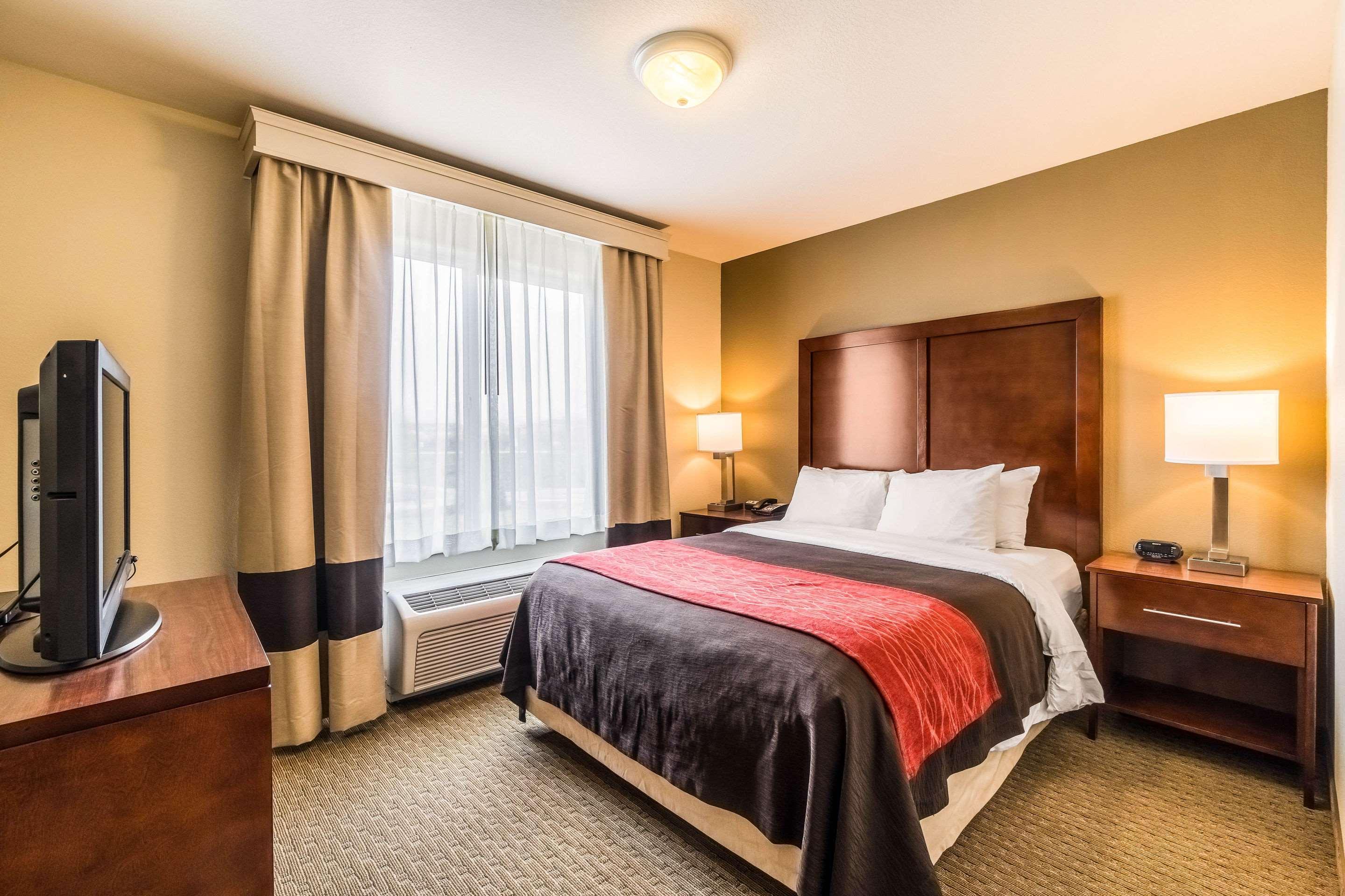 Comfort Inn & Suites Райфъл Екстериор снимка