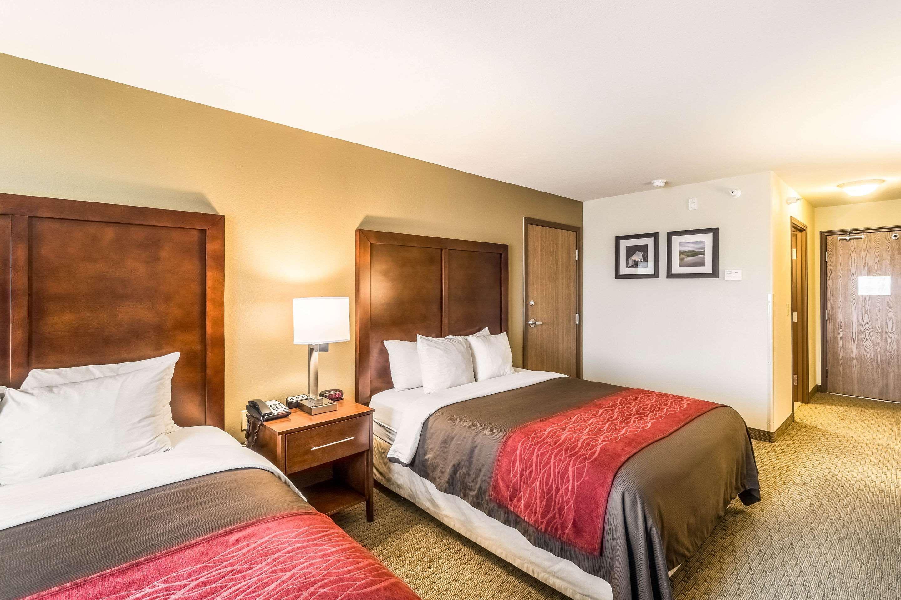 Comfort Inn & Suites Райфъл Екстериор снимка