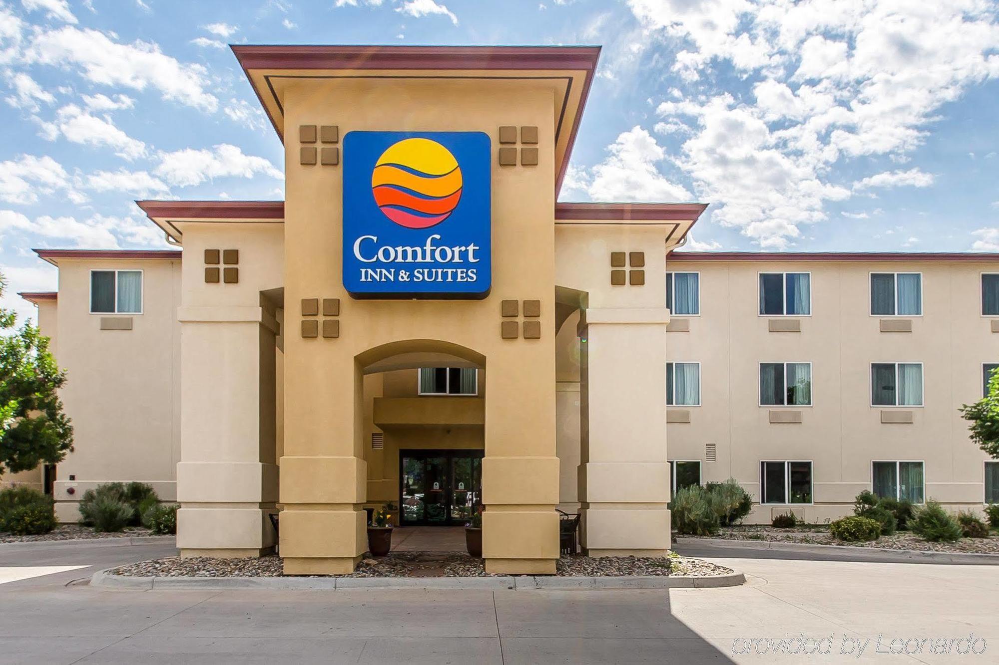 Comfort Inn & Suites Райфъл Екстериор снимка