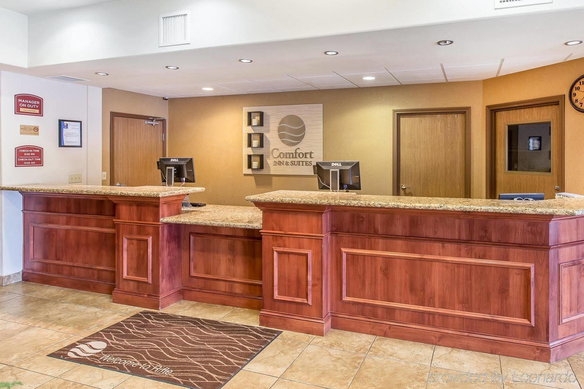 Comfort Inn & Suites Райфъл Екстериор снимка