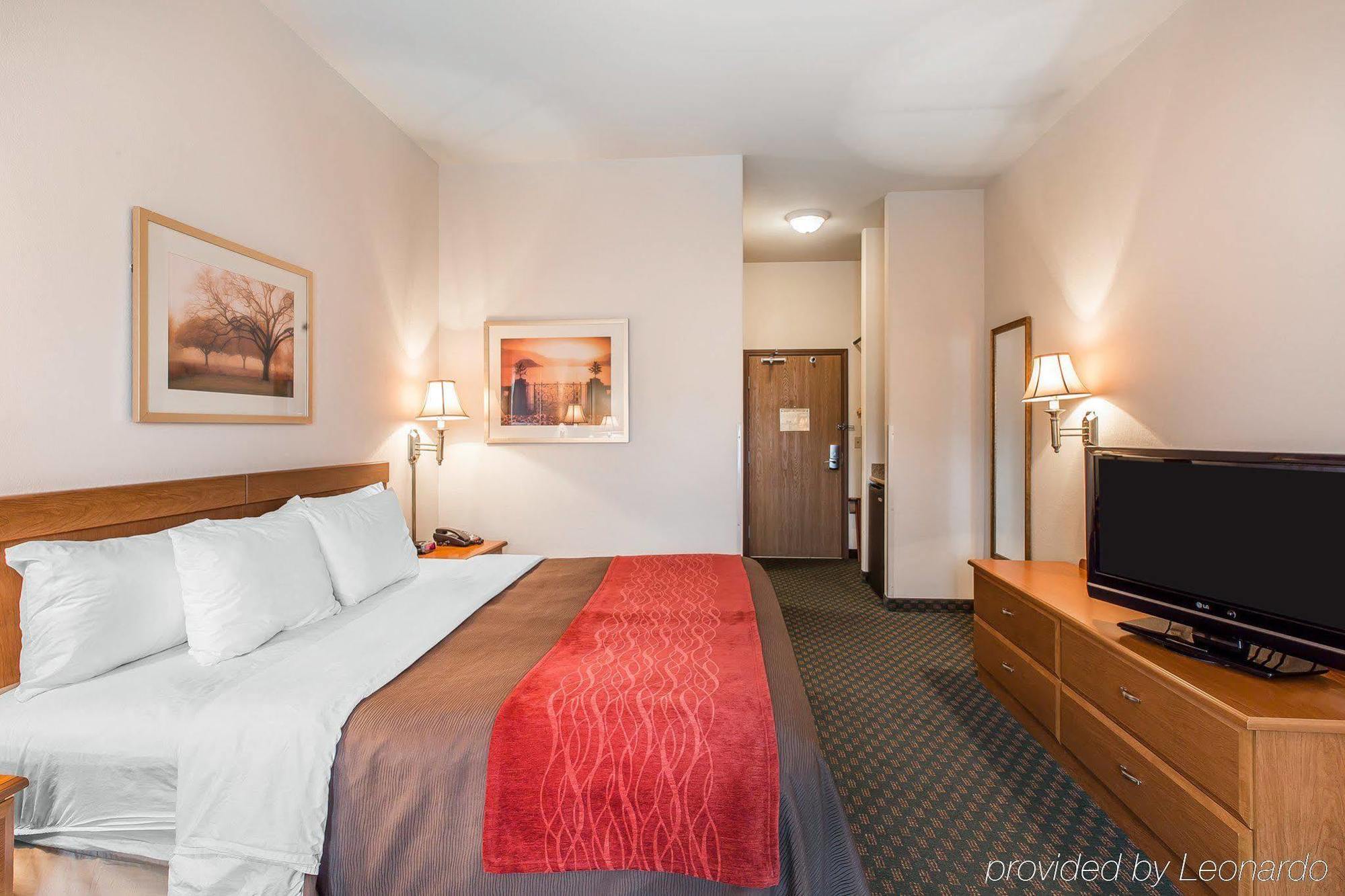 Comfort Inn & Suites Райфъл Екстериор снимка