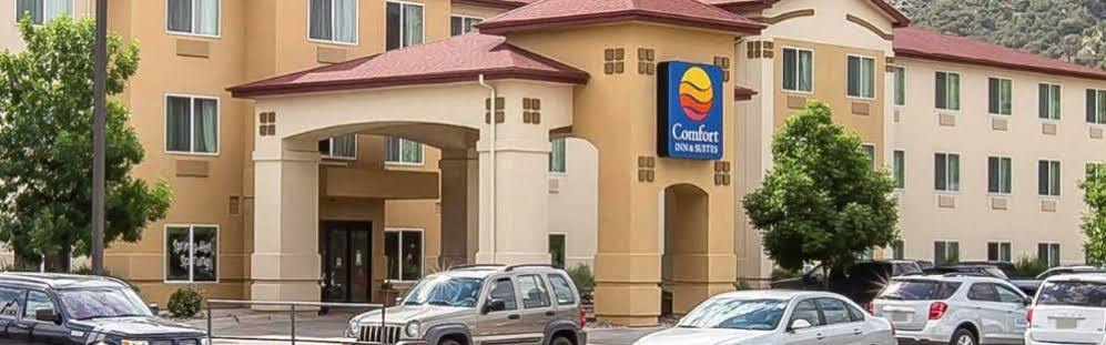 Comfort Inn & Suites Райфъл Екстериор снимка